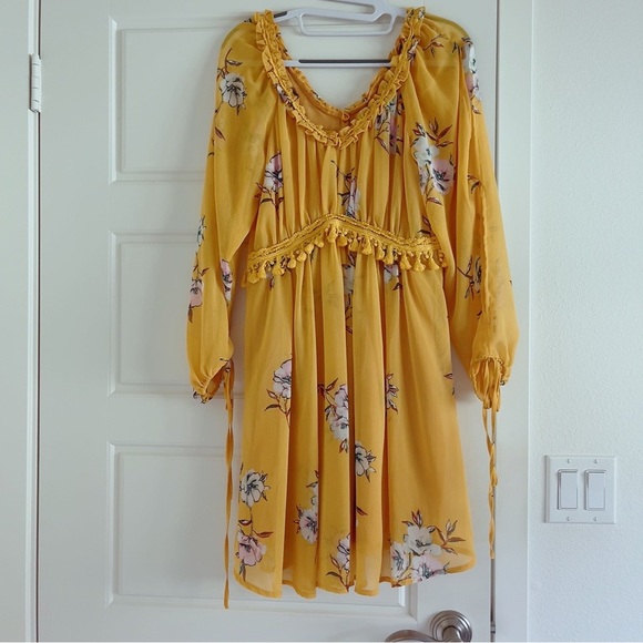 Moon River Dresses & Skirts - Moon River dress.
